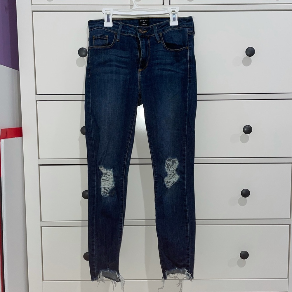 BLUE RIPPED SKINNY JEANS